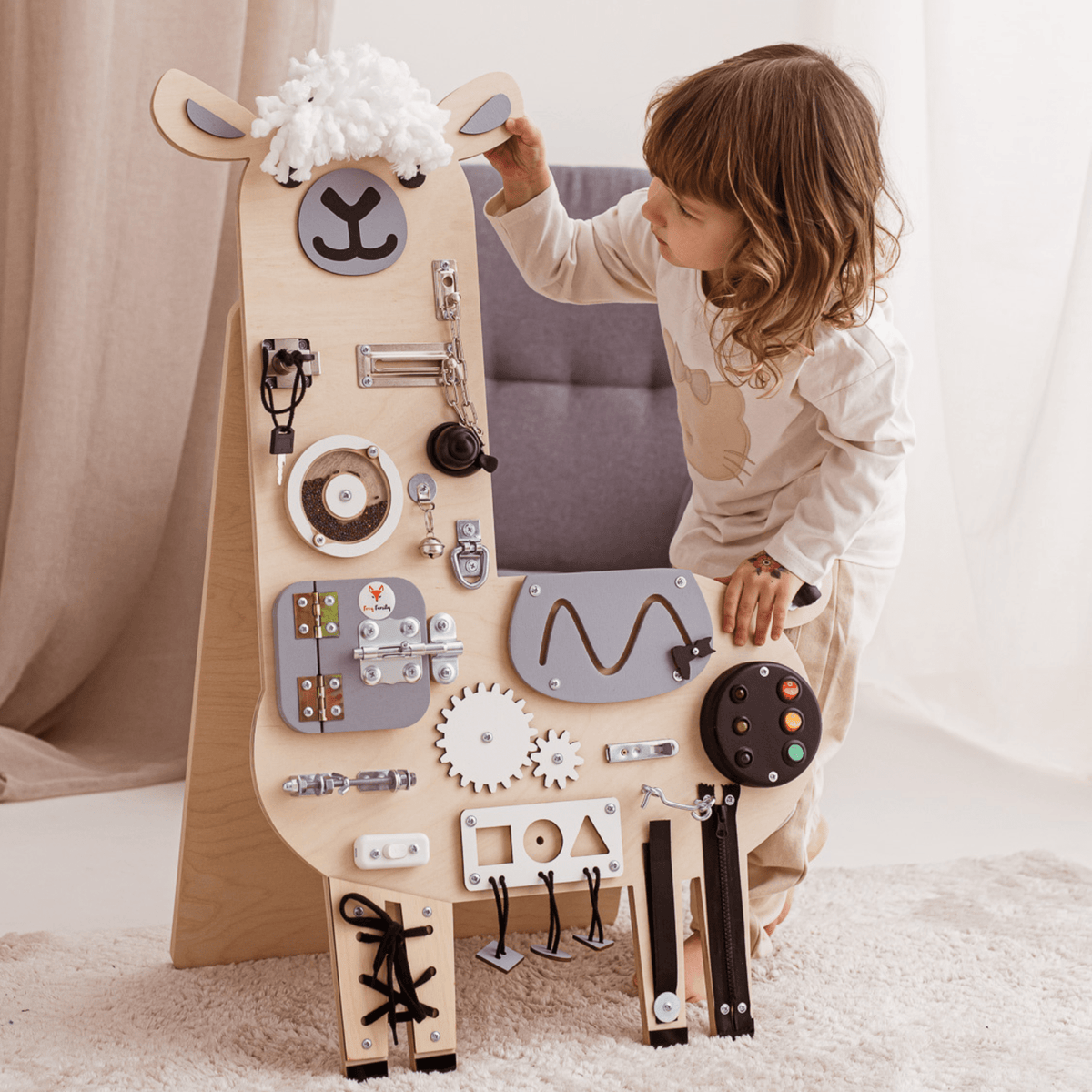 Busy Board Activity Board Montessori Busy Board Lama - Carlos