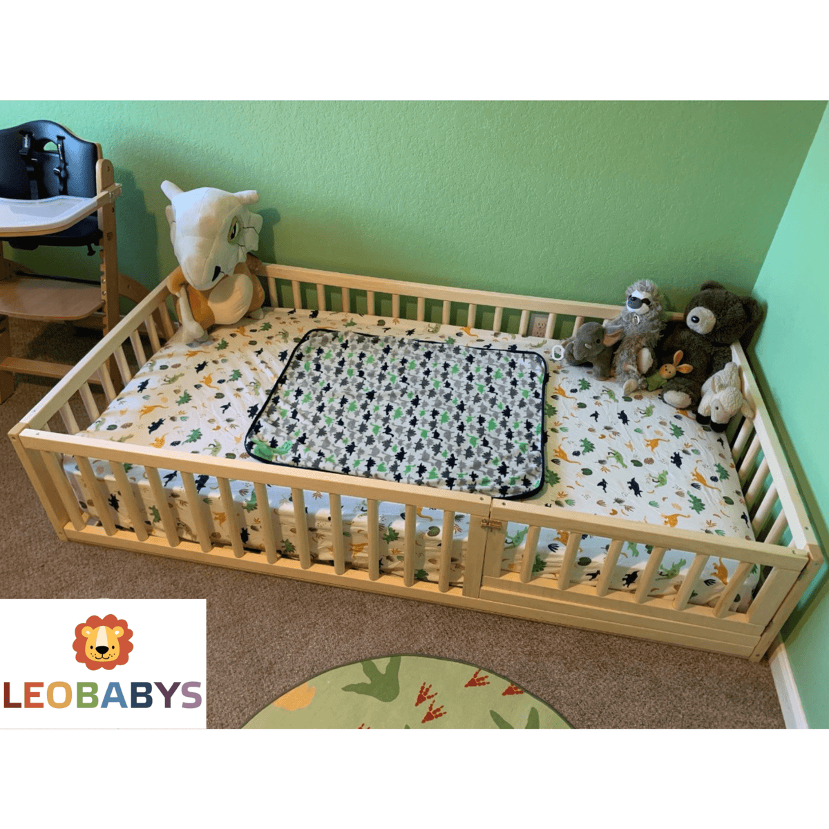 Betten und Klettergerüste Bodenbett mit Rausfallschutz Kinderbett Naturholz Babybett mit Tür - Geländer rund