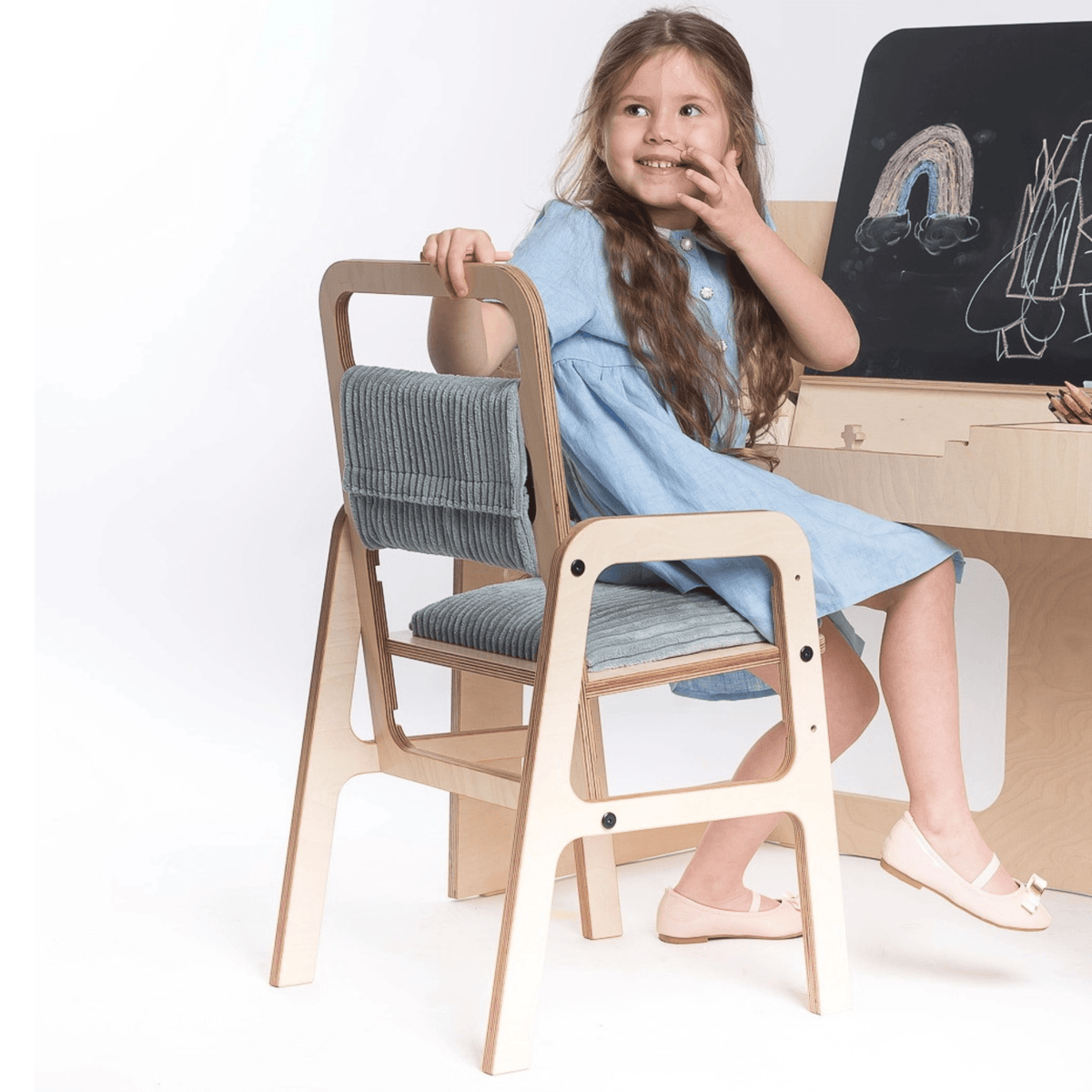 Kinderschreibtisch Verstellbarer Montessori Kindertisch und Stuhl Set luula