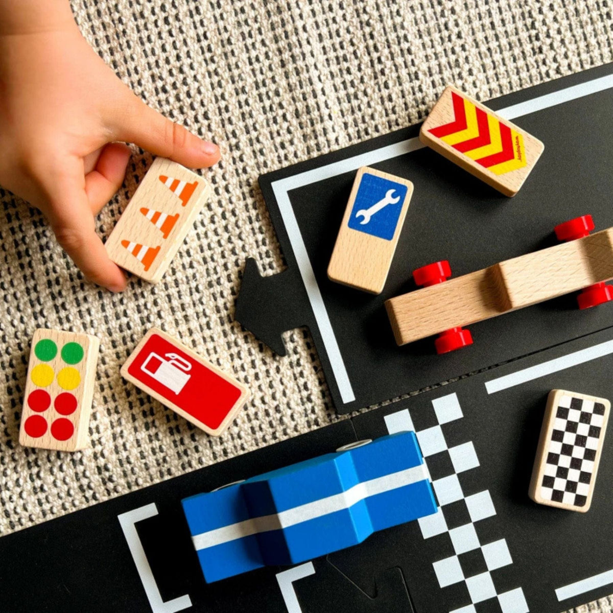 Holzspielzeug & Bausteine Holz- Rennsportschilder für Spielstrassen – Race Signs | waytoplay