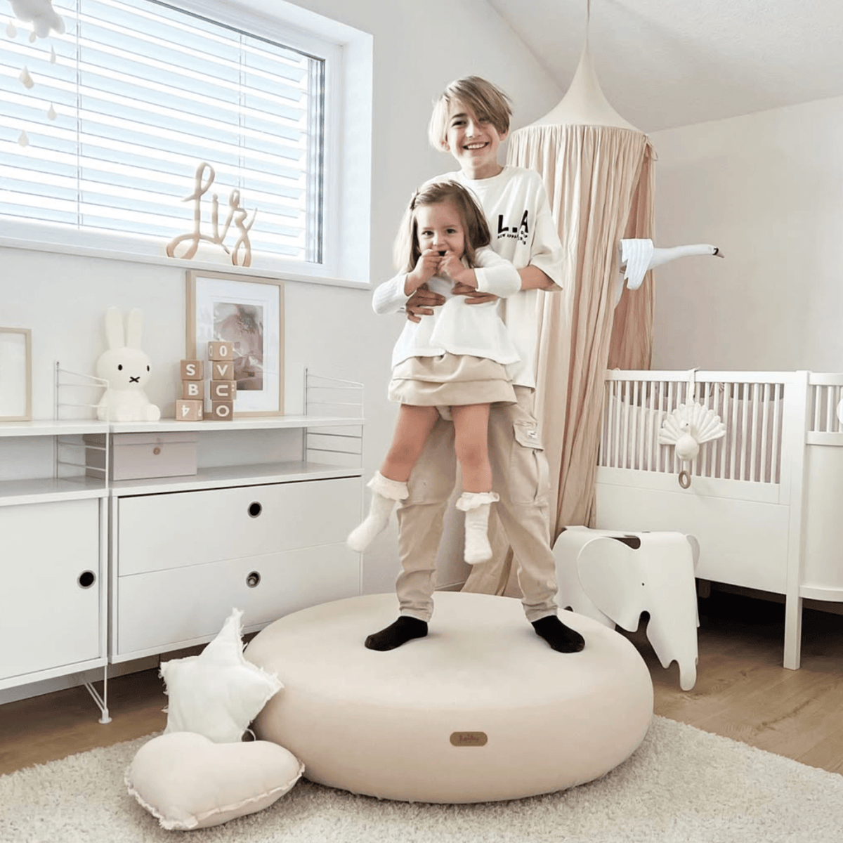 Trampolin Jumpspot – Indoor Hüpfpolster und Kindertrampolin von Jupiduu