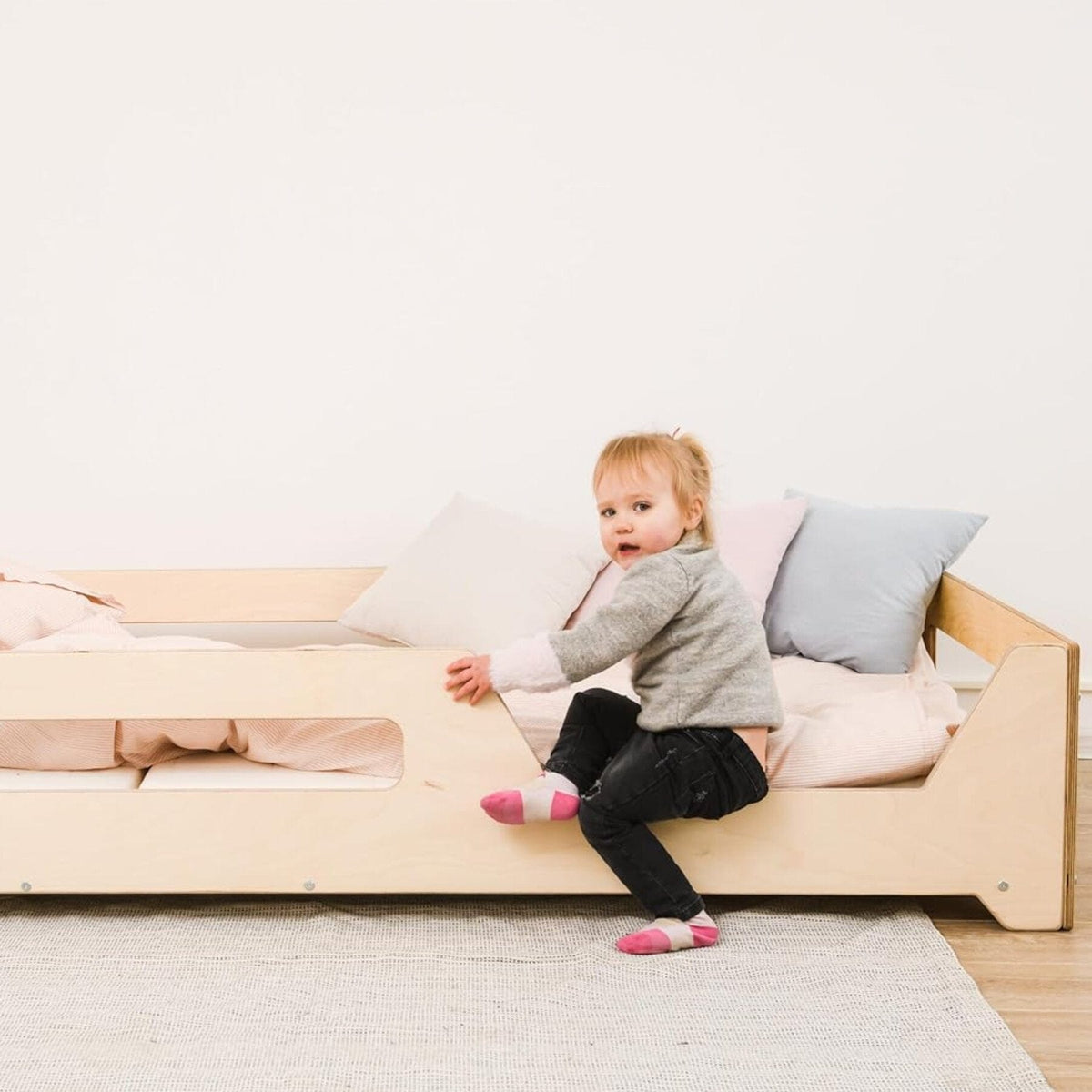 Betten und Klettergerüste Kinderbett Bodenbett mit Geländer