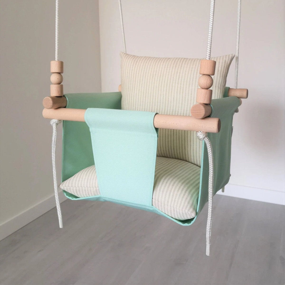 Schaukel Babyschaukel wetterbeständig Mint und Kissen aus Leinen Beige