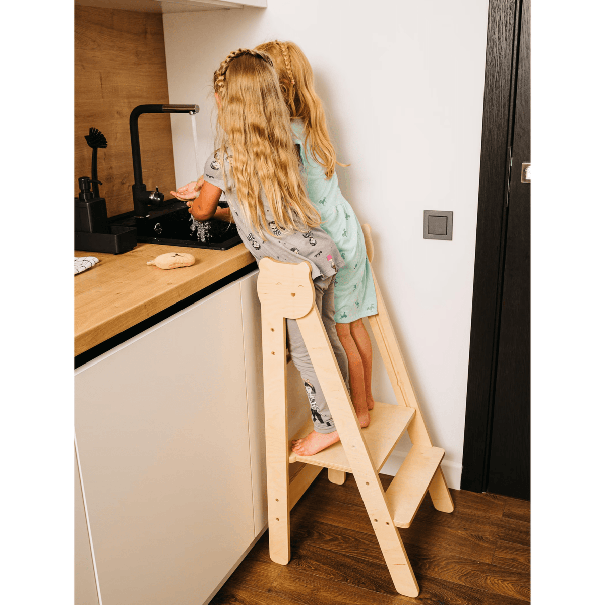 Learning Tower Klappbarer Lernturm Platzsparend Höhenverstellbar – Montessori Learning Tower ab 18 Monaten