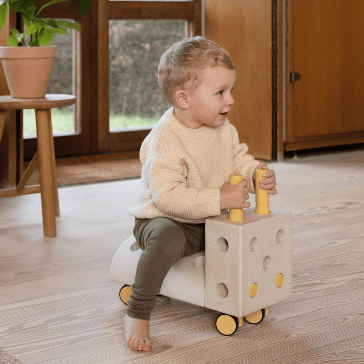 Lern- & Motorikspielzeug MODU Tiny Ride - kleiner Rutscher