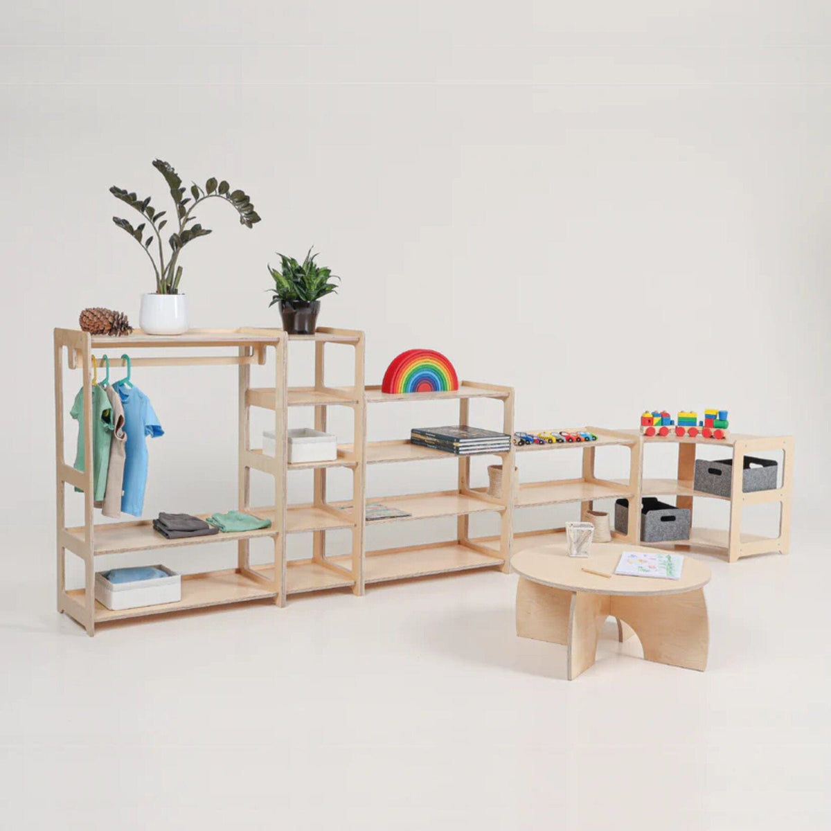 Möbel Montessori-Regal mit drei Fächern