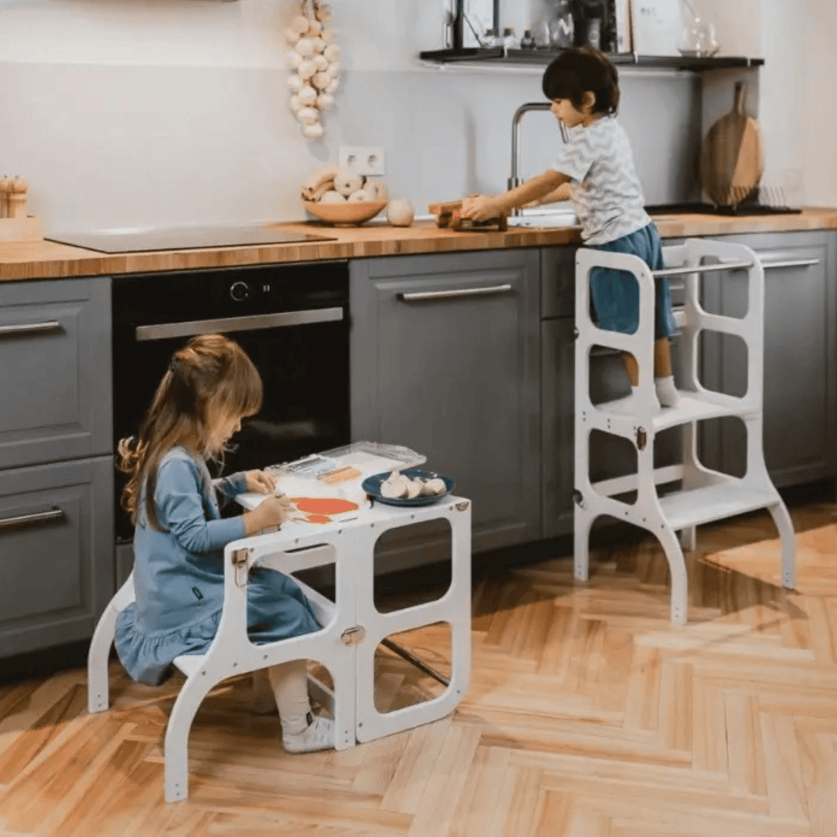 Learning Tower STEP’n’SIT Wandelbare Montessori Lernturm und Tisch 2in1
