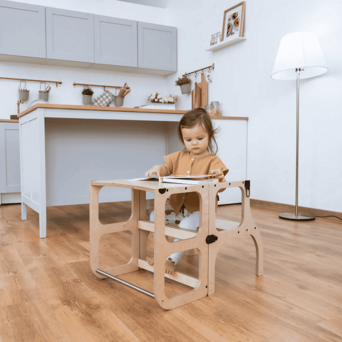 Learning Tower STEP’n’SIT Wandelbare Montessori Lernturm und Tisch 2in1