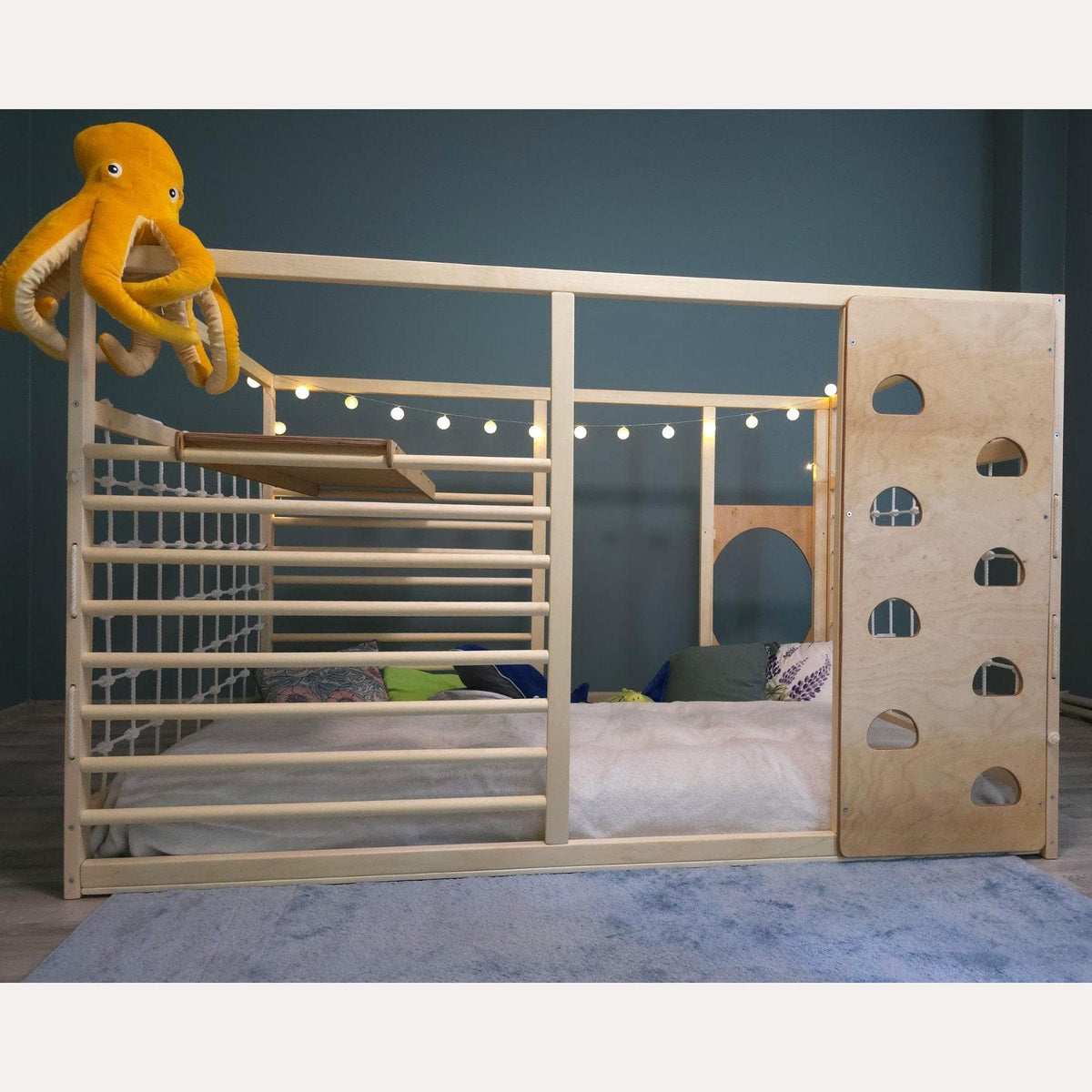 Betten und Klettergerüste Montessori Kinderbett Bodenbett mit Klettergerüst Aktivbett