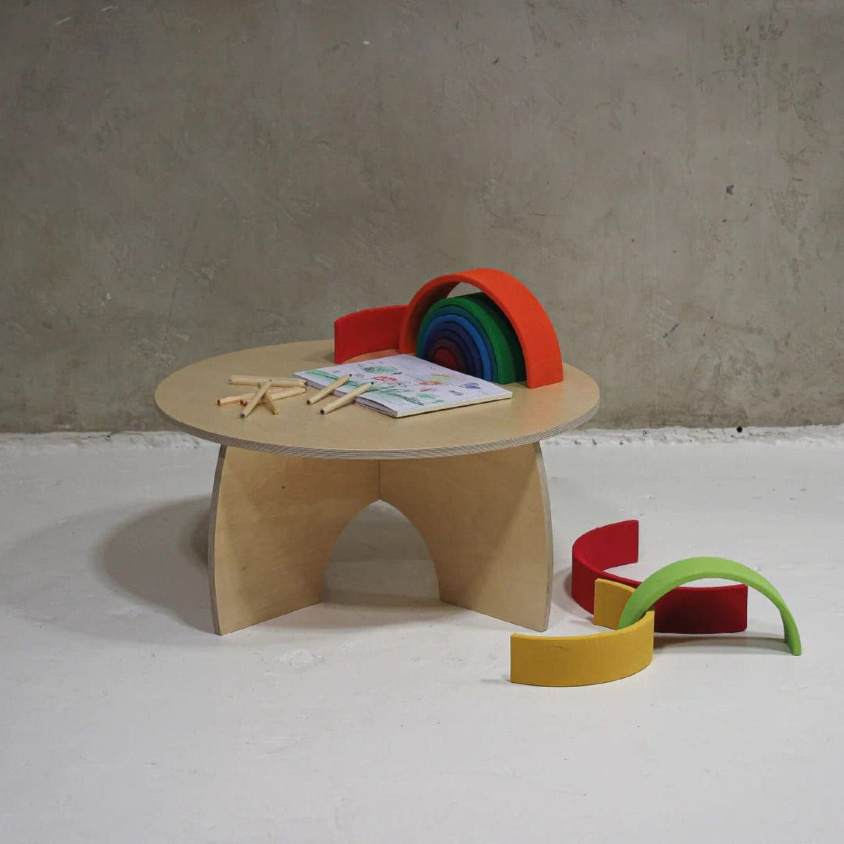 Möbel Montessori Kindertisch aus FSC-Holz – Ø 68 cm