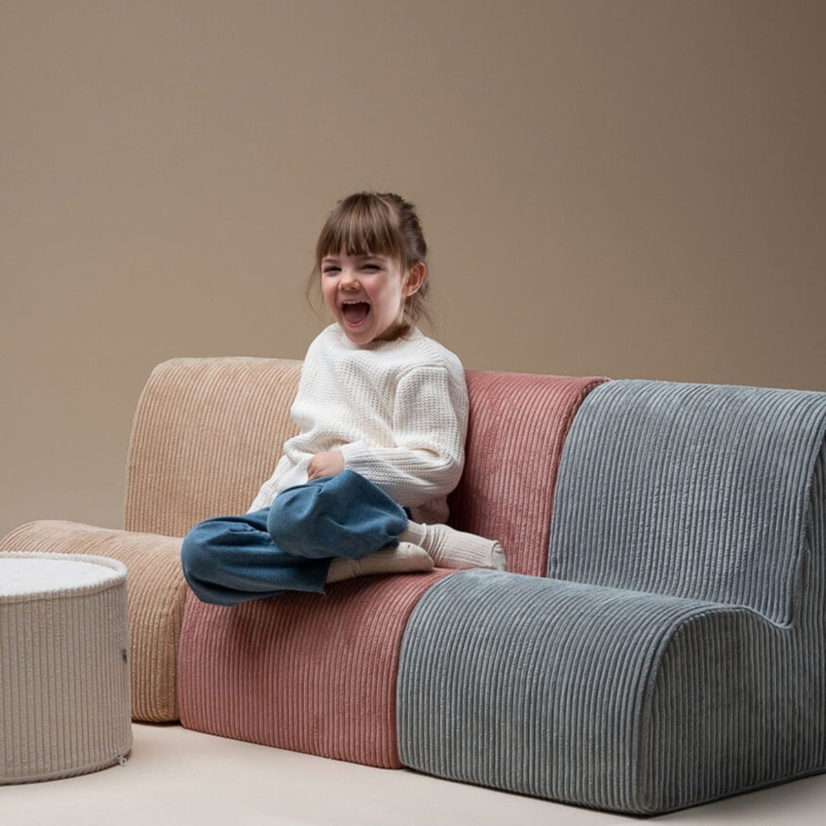 Polstermöbel wigiwama Cloud Chair aus Cord, Kindersessel aus Schaumstoff