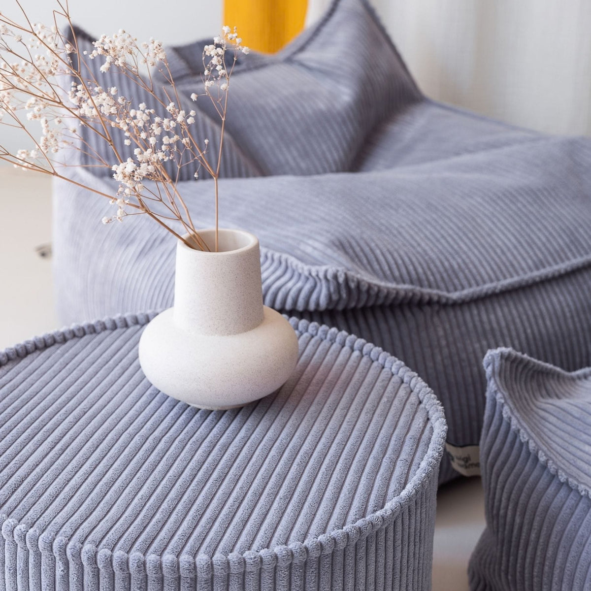 wigiwama Pouffe aus Cord, runder Sitzhocker für Kinder - LeoBabys