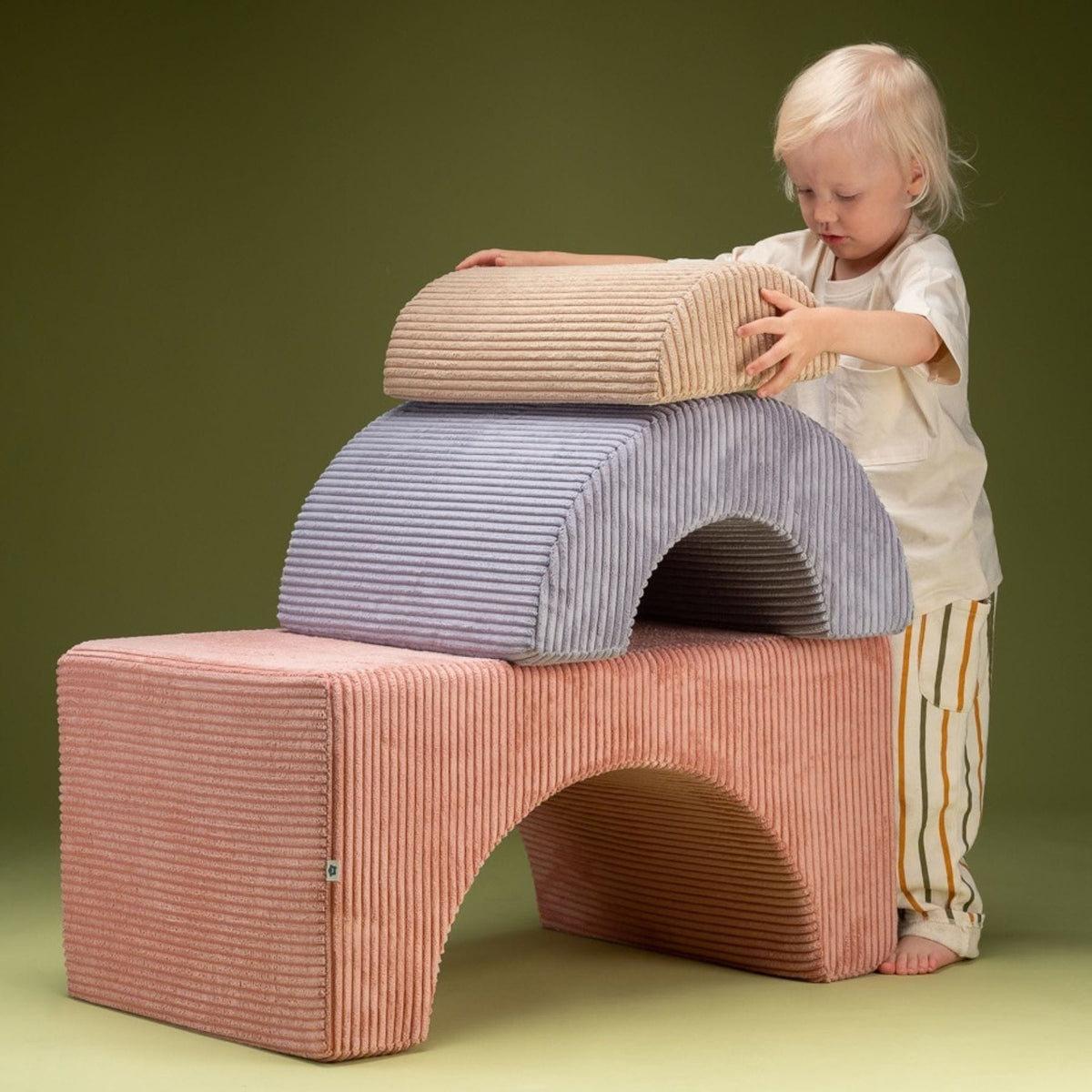Polstermöbel wigiwama Rainbow Playset aus Cord, Spielset aus Schaumstoff für Kinder