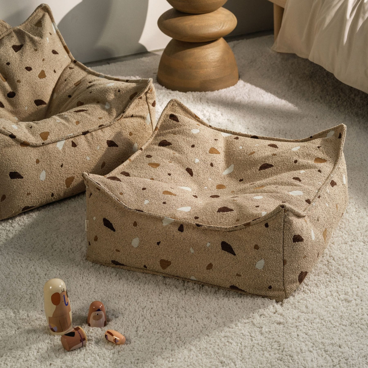 wigiwama Square Ottoman Terrazzo aus Bouclé, Sitzhocker für Kinder - LeoBabys