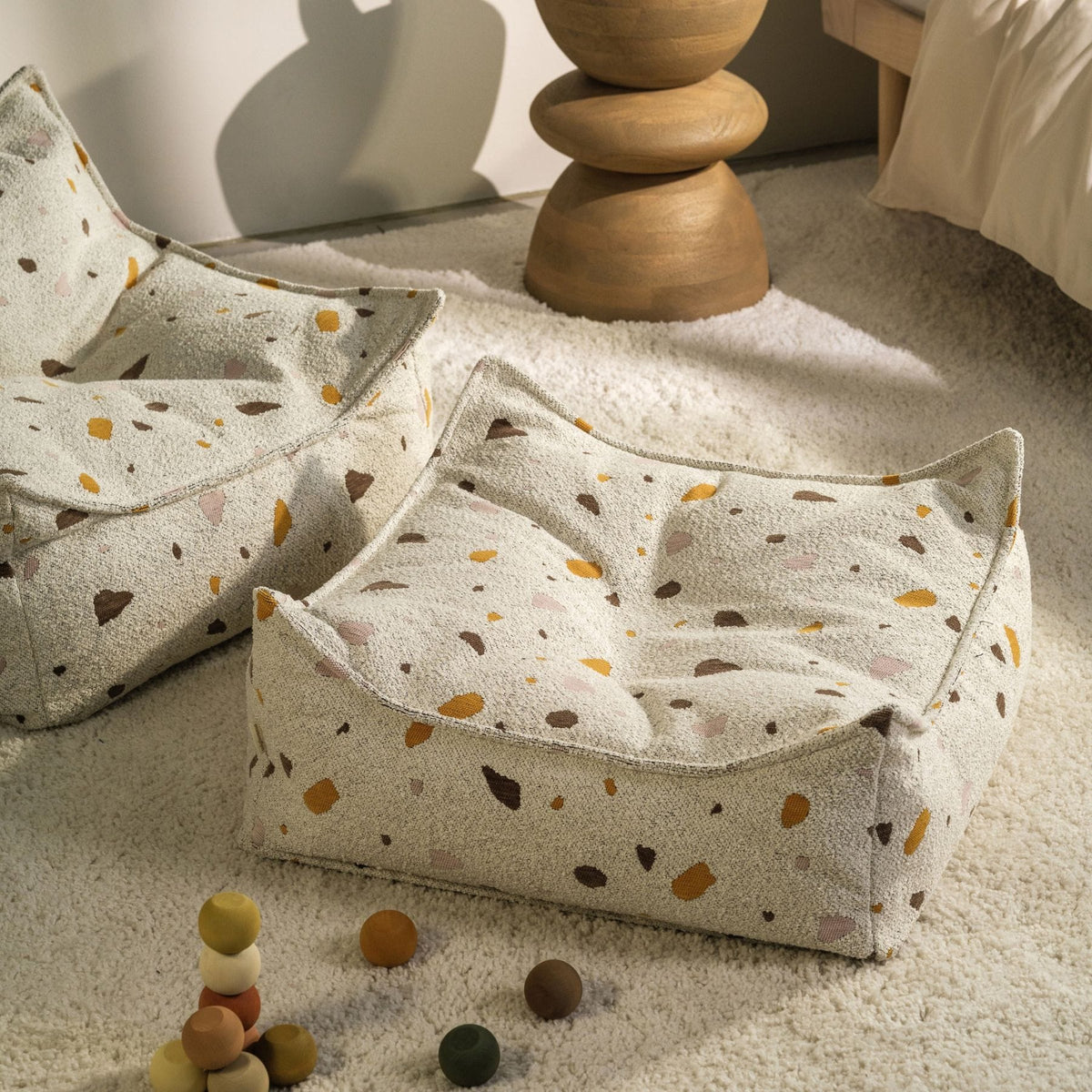 wigiwama Square Ottoman Terrazzo aus Bouclé, Sitzhocker für Kinder - LeoBabys