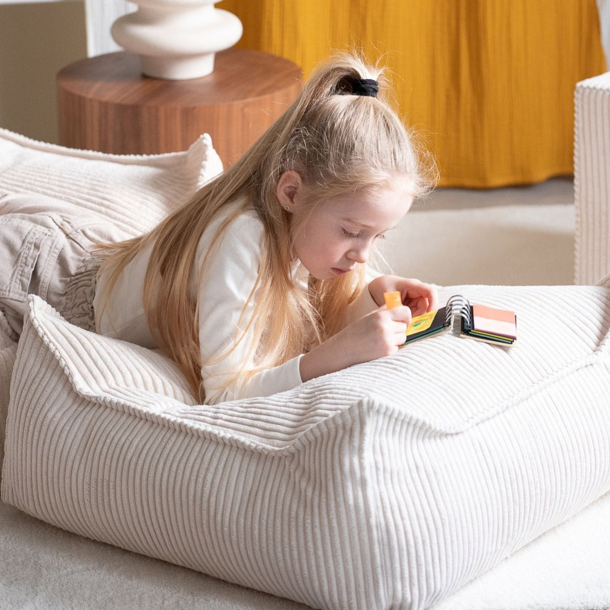 wigiwama Square Ottoman aus Cord, Sitzhocker für Kinder - LeoBabys