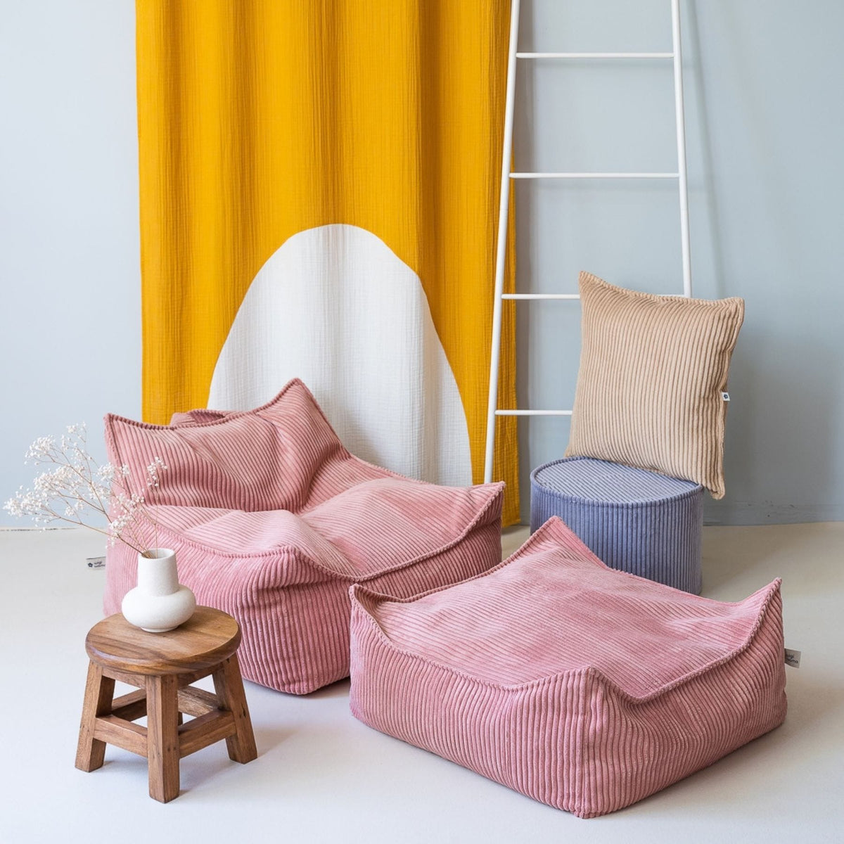 wigiwama Square Ottoman aus Cord, Sitzhocker für Kinder - LeoBabys