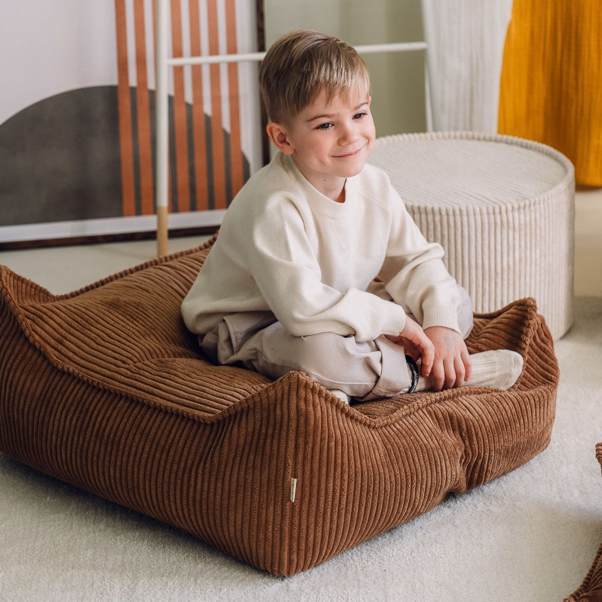 wigiwama Square Ottoman aus Cord, Sitzhocker für Kinder - LeoBabys