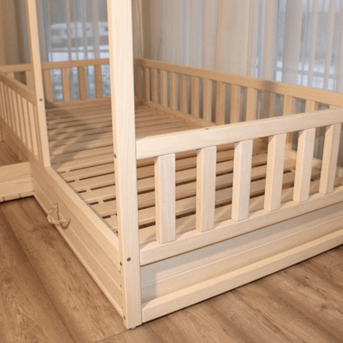 Betten und Klettergerüste Kinderbett Bodenbett Hausbett mit Schubaden
