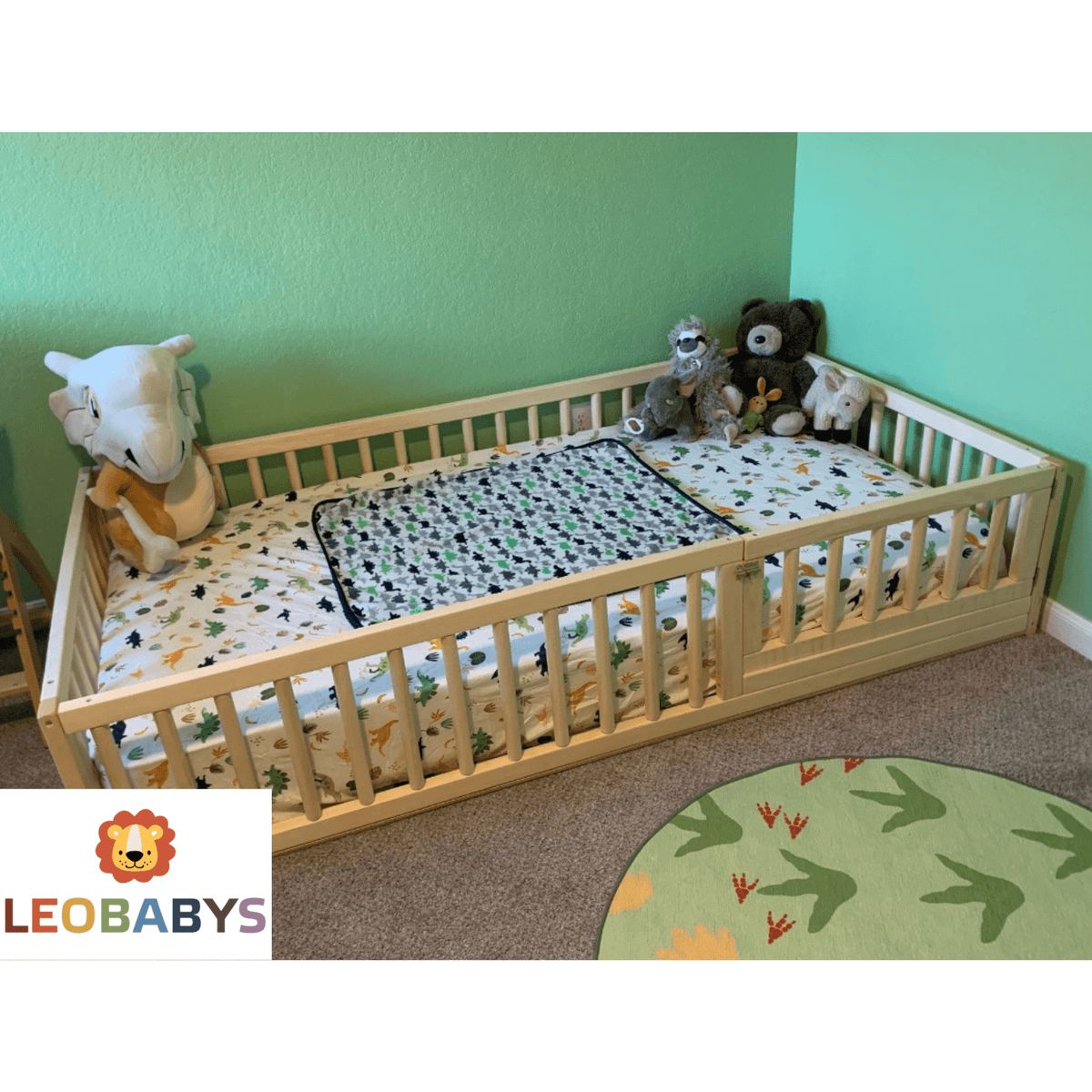 Betten und Klettergerüste Bodenbett mit Rausfallschutz Kinderbett Naturholz Babybett mit Tür - Geländer rund