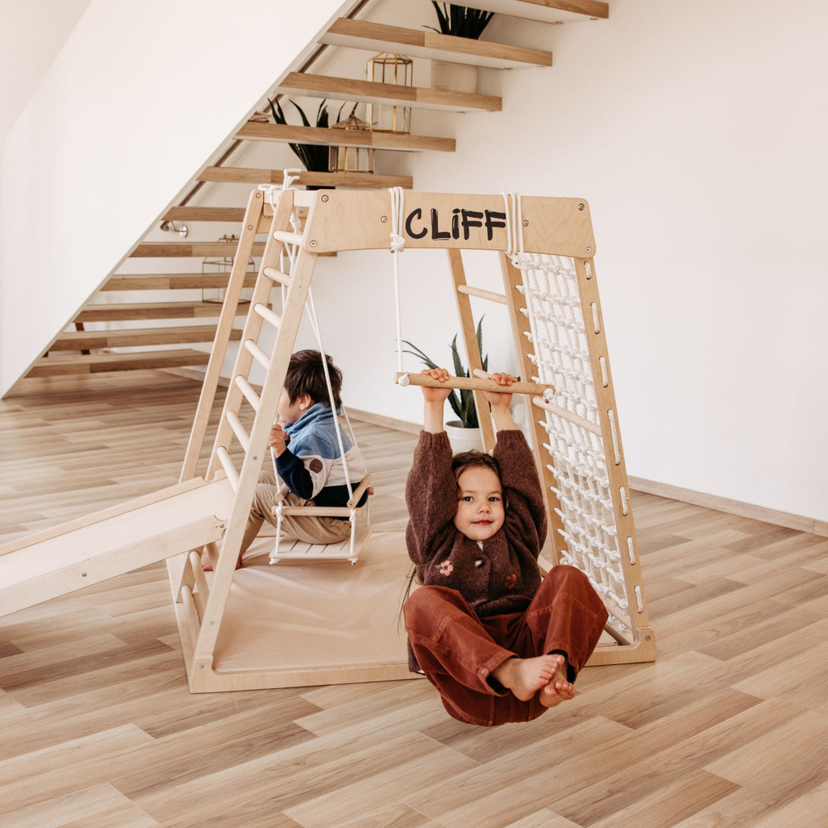 CLIFF Holztrapez für Kinder, Trapezschaukel fürs Klettergerüst