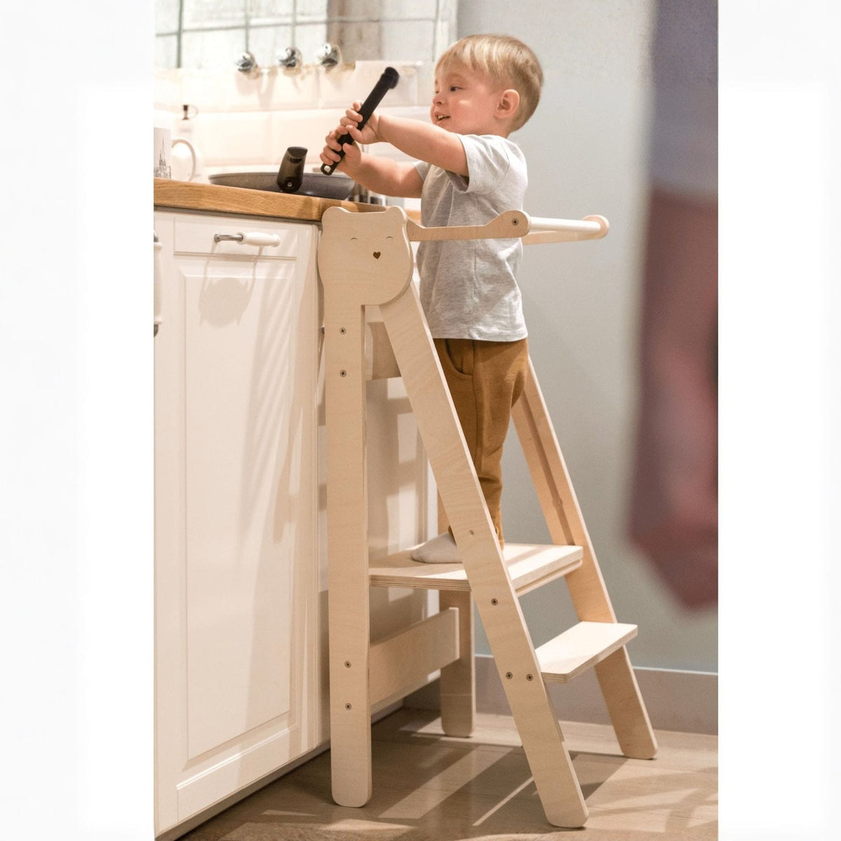 Learning Tower Klappbarer Lernturm Platzsparend Höhenverstellbar – Montessori Learning Tower ab 18 Monaten