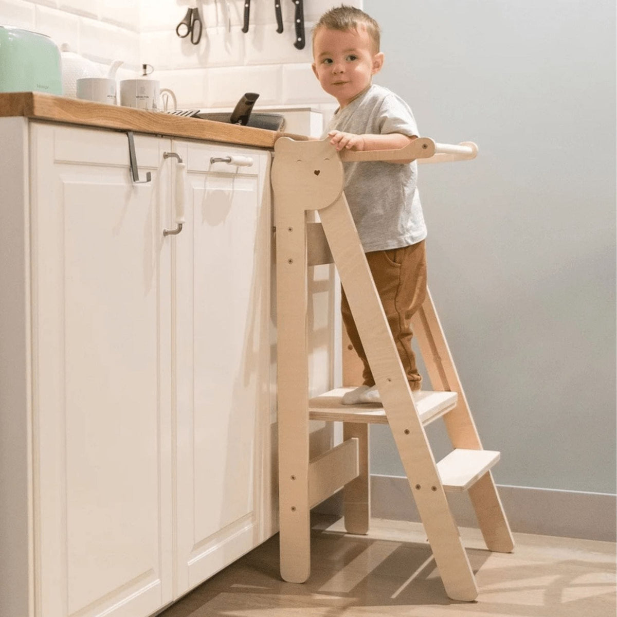 Learning Tower Klappbarer Lernturm Platzsparend Höhenverstellbar – Montessori Learning Tower ab 18 Monaten