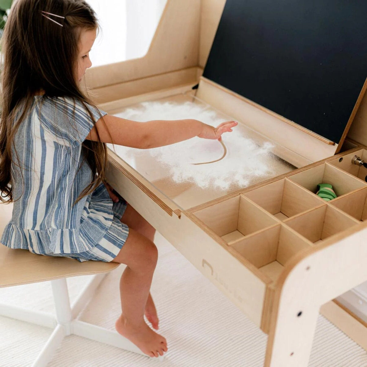 Kinderschreibtisch Verstellbarer Multisensorischer Kinderschreibtisch aus Holz Luula