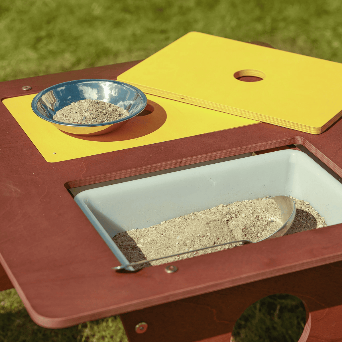 Outdoormöbel Matschtisch aus Holz – Sand- & Wassertisch für Kinder ab 6 Monaten