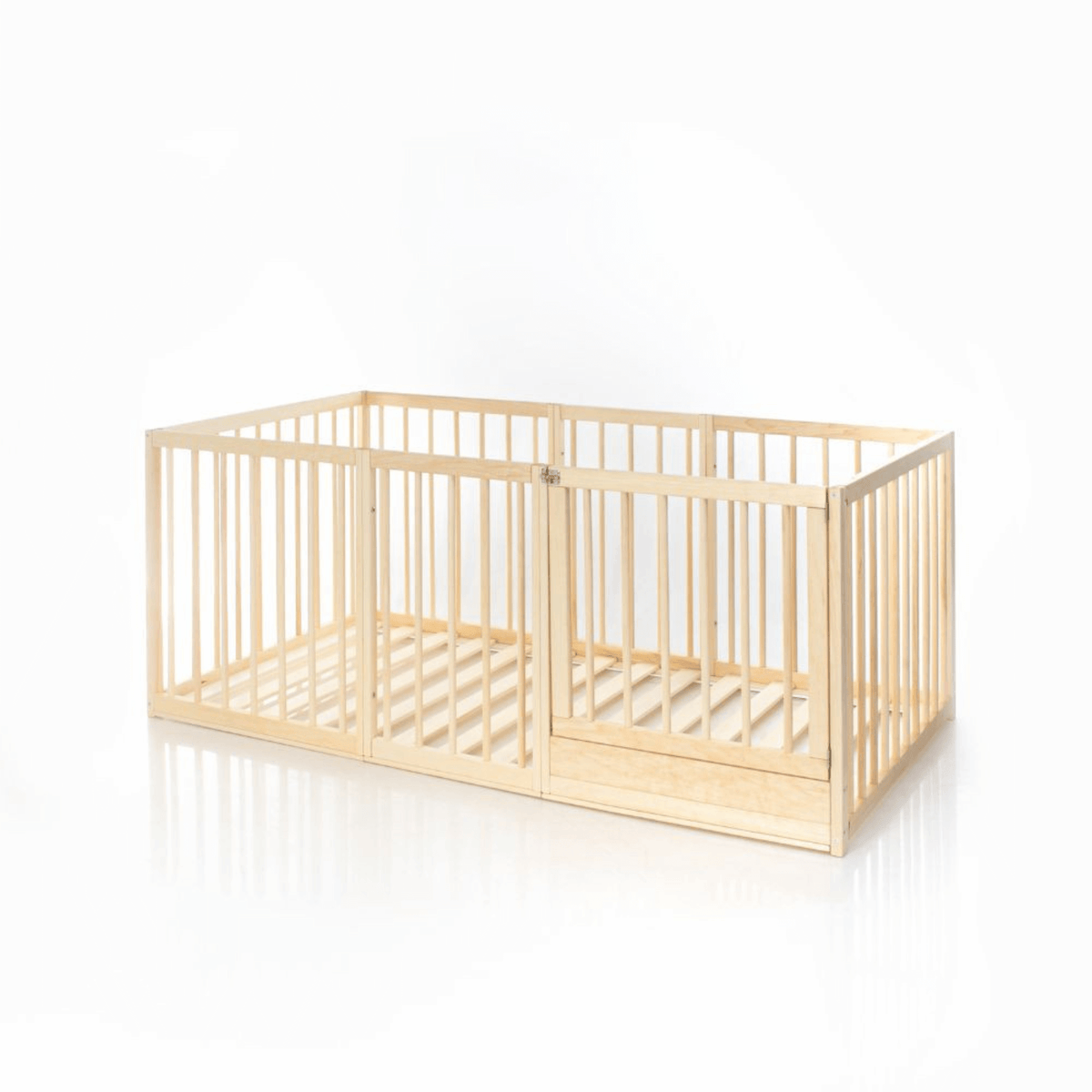 Betten und Klettergerüste Montessori-inspiriertes Holzdesign Bodenbett mit hohen Schutzgittern (mit/ohne Tür)