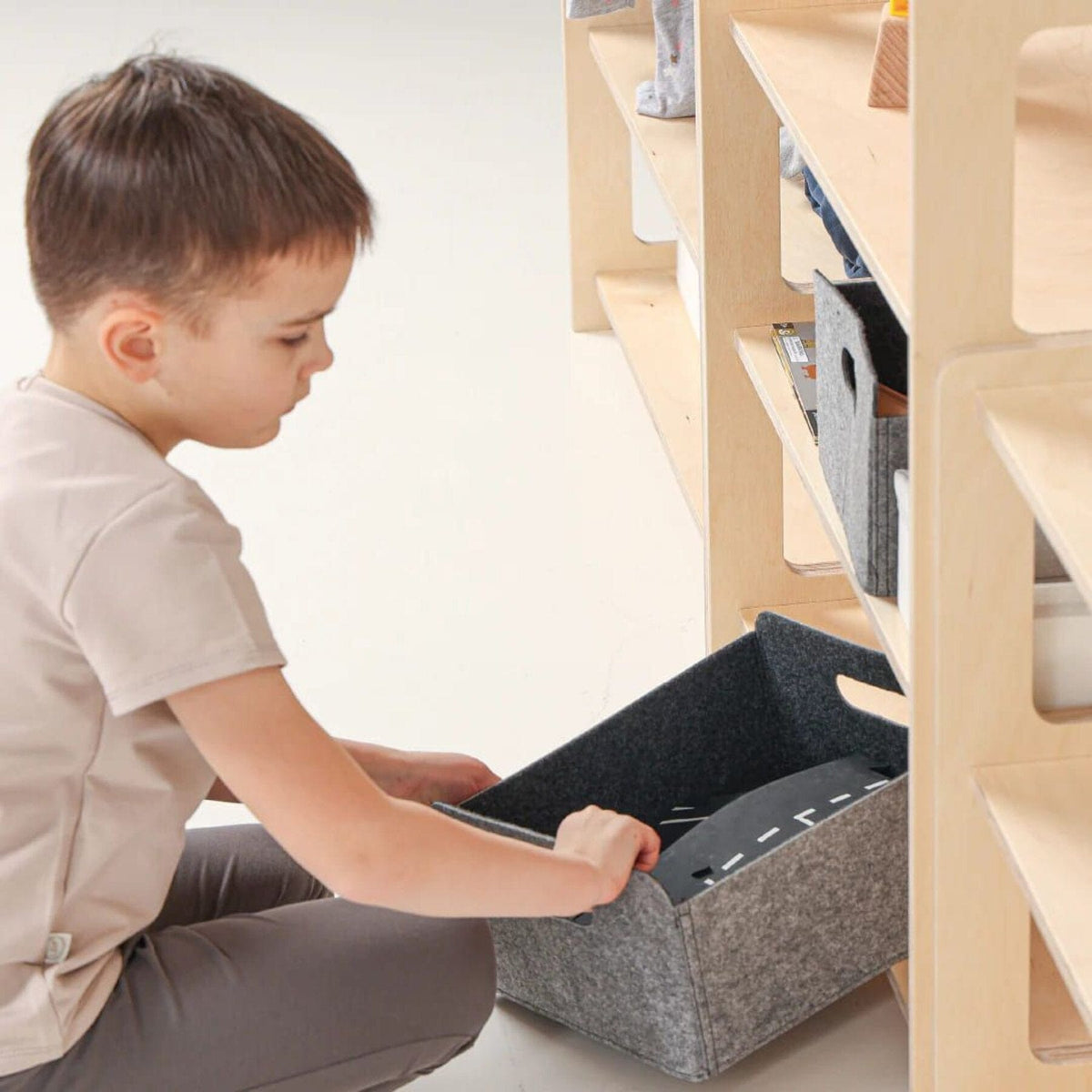 Möbel Montessori-Regal mit fünf Etagen