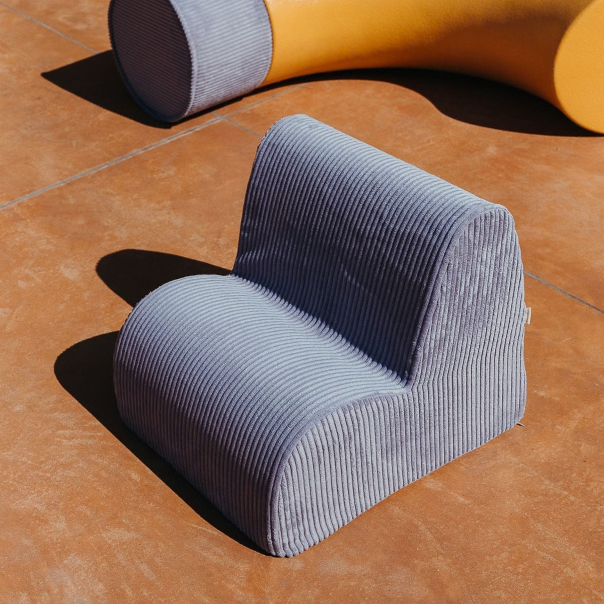Polstermöbel wigiwama Cloud Chair aus Cord, Kindersessel aus Schaumstoff