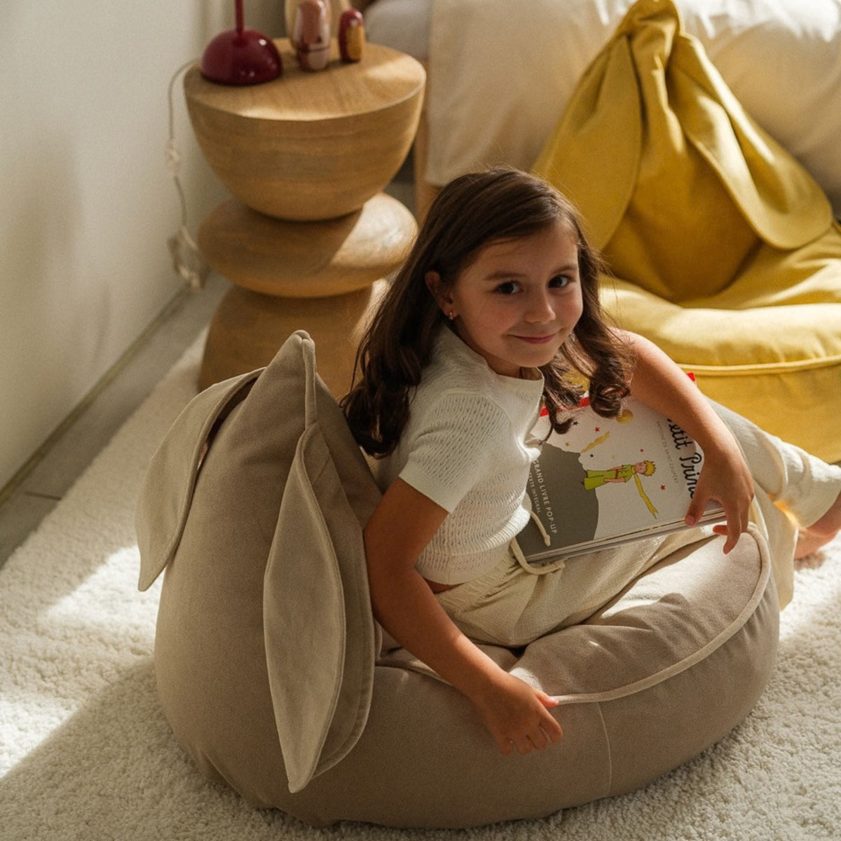 Sitzsäcke wigiwama Hasen-Sitzsack aus Samt für Kinder