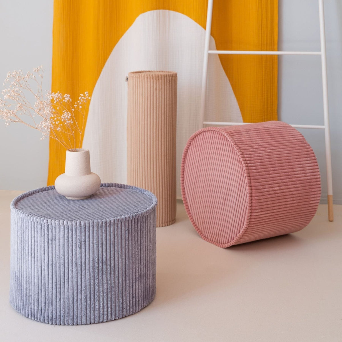 wigiwama Pouffe aus Cord, runder Sitzhocker für Kinder - LeoBabys