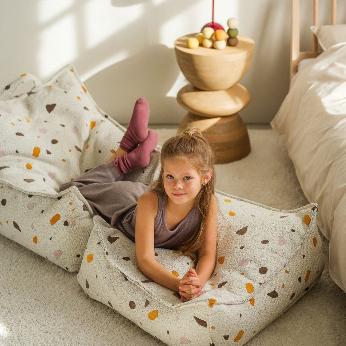wigiwama Square Ottoman Terrazzo aus Bouclé, Sitzhocker für Kinder - LeoBabys