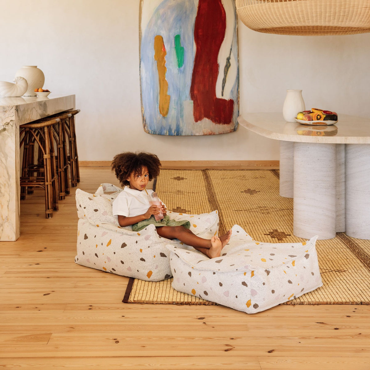 wigiwama Square Ottoman Terrazzo aus Bouclé, Sitzhocker für Kinder - LeoBabys