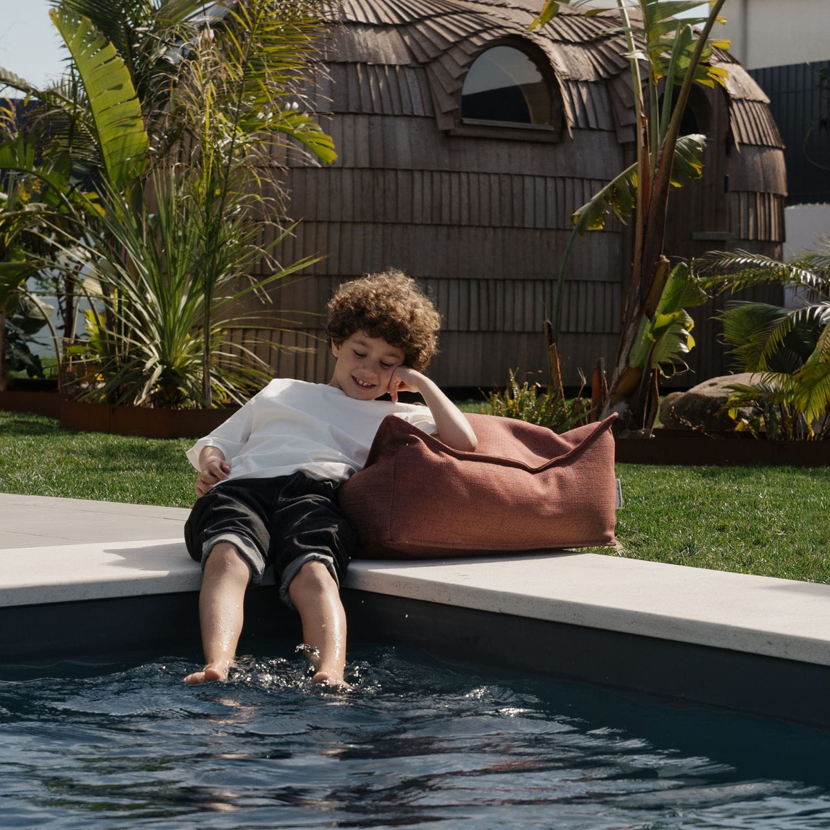 Polstermöbel wigiwama Outdoor Ottoman - Sitzkissen & Hocker für Kinder | 6 Farben