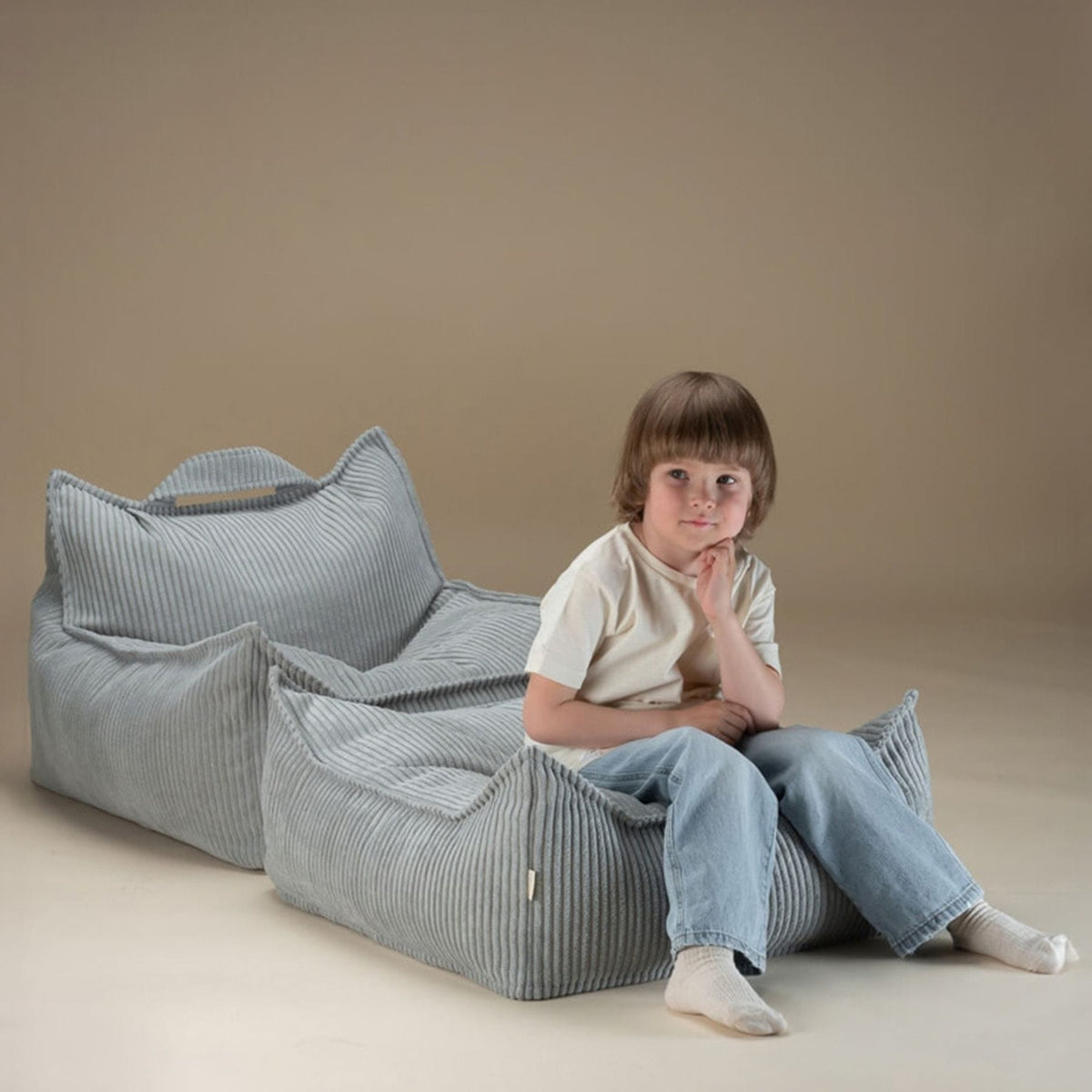 wigiwama Square Ottoman aus Cord, Sitzhocker für Kinder - LeoBabys