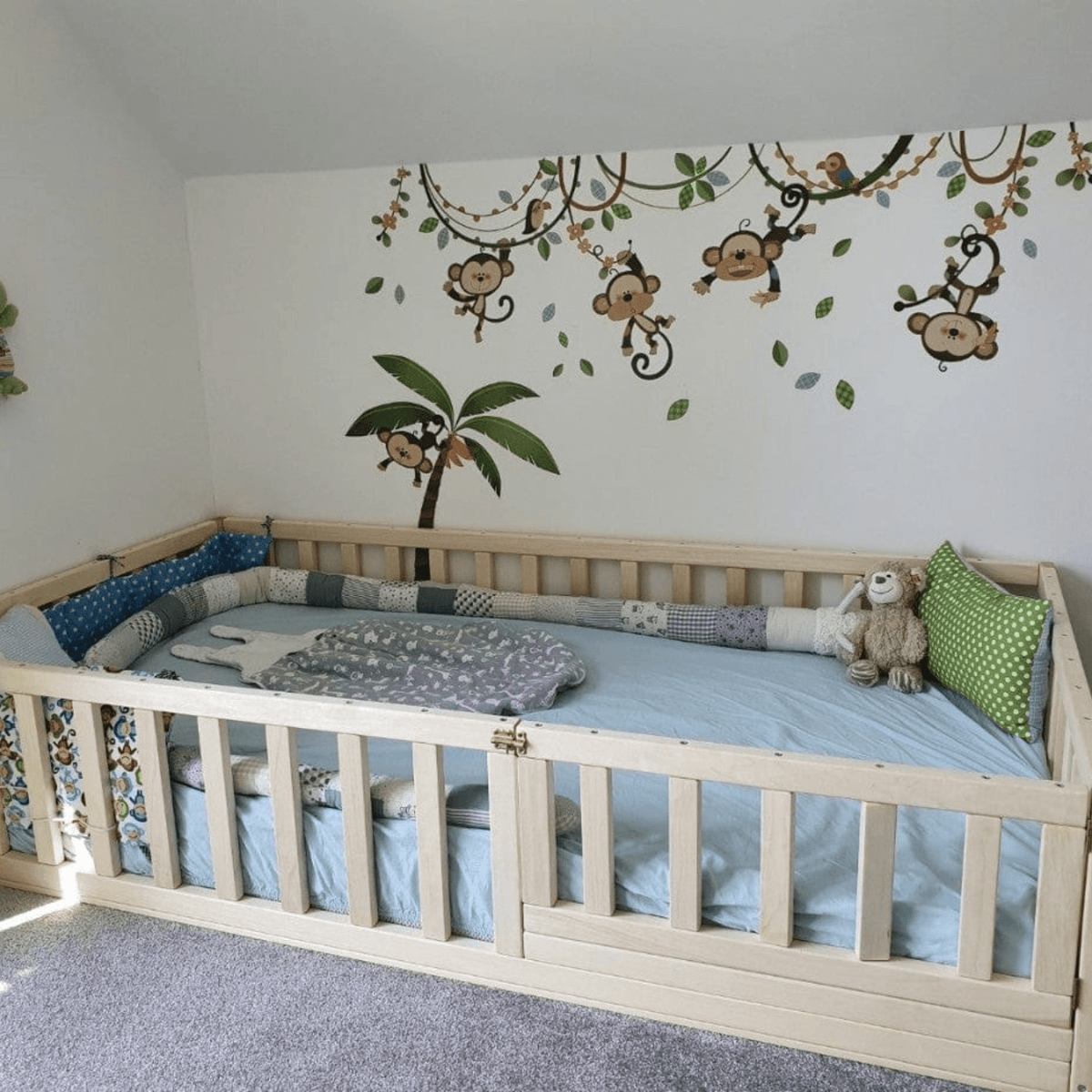 Betten und Klettergerüste Bodenbett Kinderbett Babybett Gitterbett Bodenbett mit Tür - Geländer flach